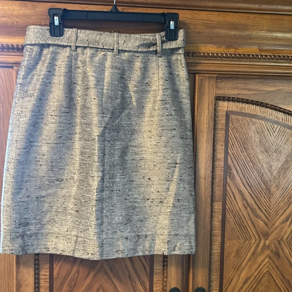 Tory Burch Size 6 silk blend belted skirt. Variegated tan with gold thread. - Picture 6 of 13